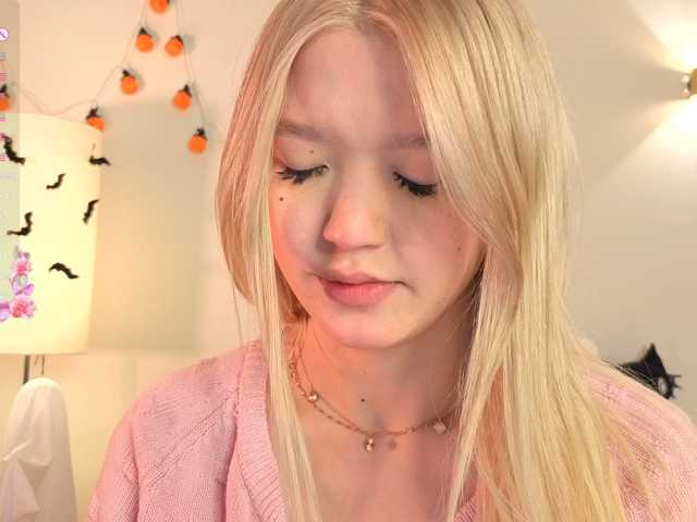 milli-sunrise live cam on BongaCams