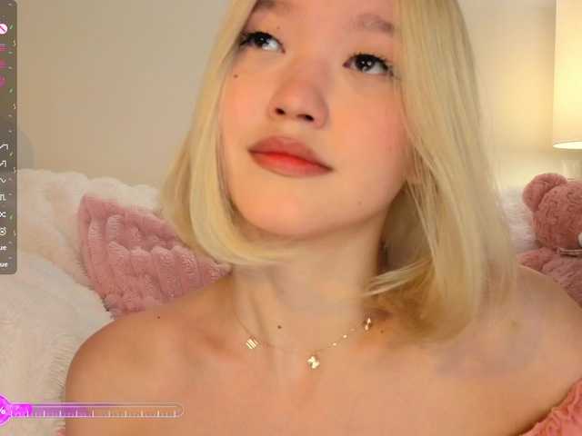milli-sunrise live cam on BongaCams