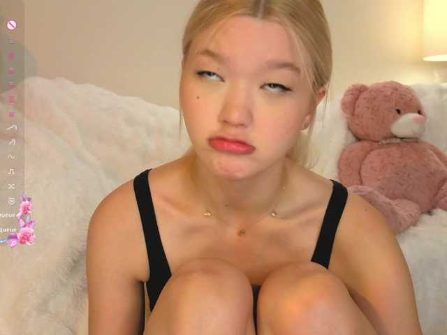 milli-sunrise live cam on BongaCams