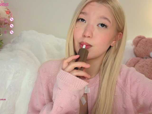 milli-sunrise live cam on BongaCams