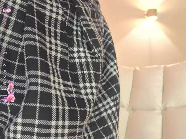 milli-sunrise live cam on BongaCams