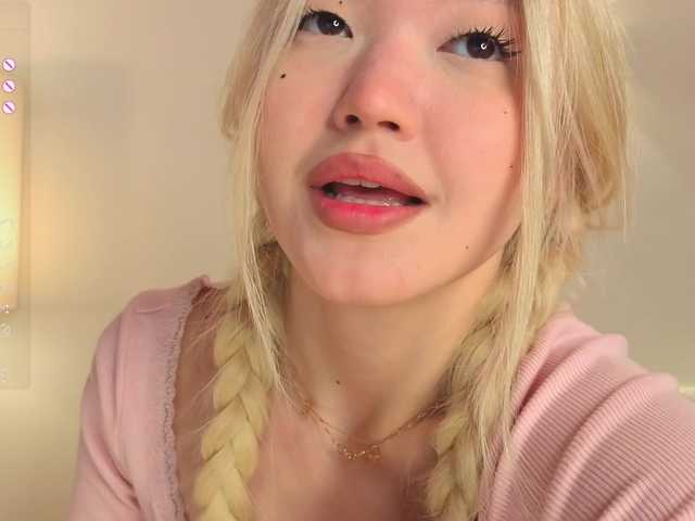 milli-sunrise live cam on BongaCams