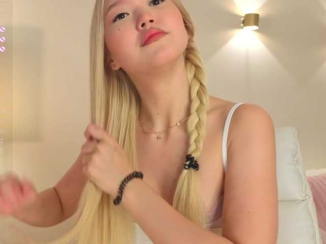 milli-sunrise live cam on BongaCams