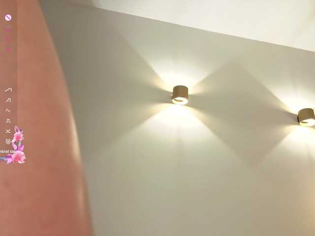 milli-sunrise live cam on BongaCams