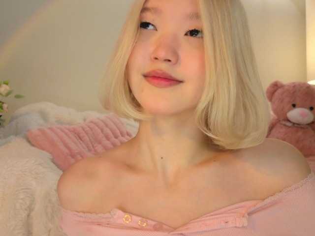 milli-sunrise live cam on BongaCams