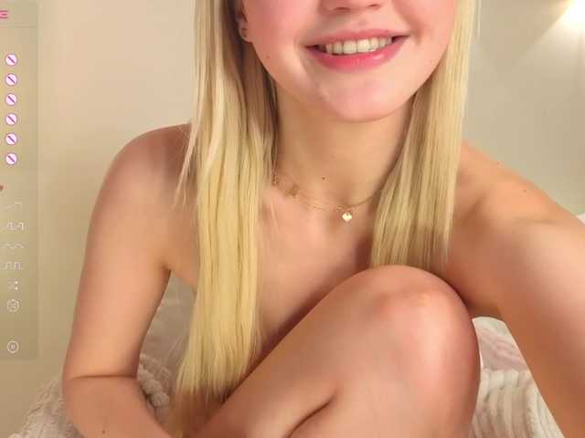milli-sunrise live cam on BongaCams