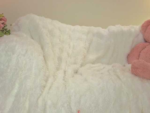 milli-sunrise live cam on BongaCams