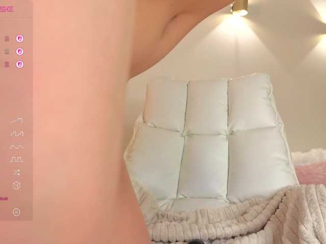 milli-sunrise live cam on BongaCams