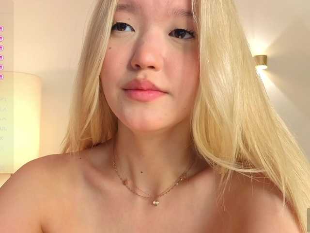 milli-sunrise — live female cam