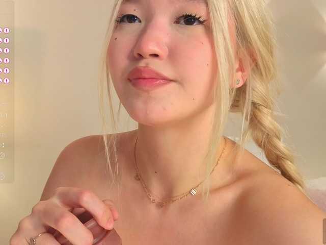 milli-sunrise live cam on BongaCams