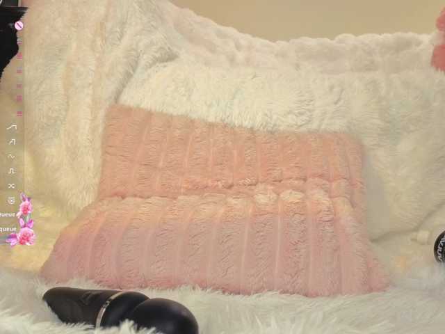 milli-sunrise live cam on BongaCams