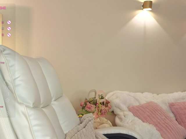 milli-sunrise live cam on BongaCams