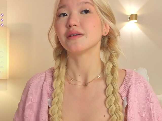 milli-sunrise live cam on BongaCams