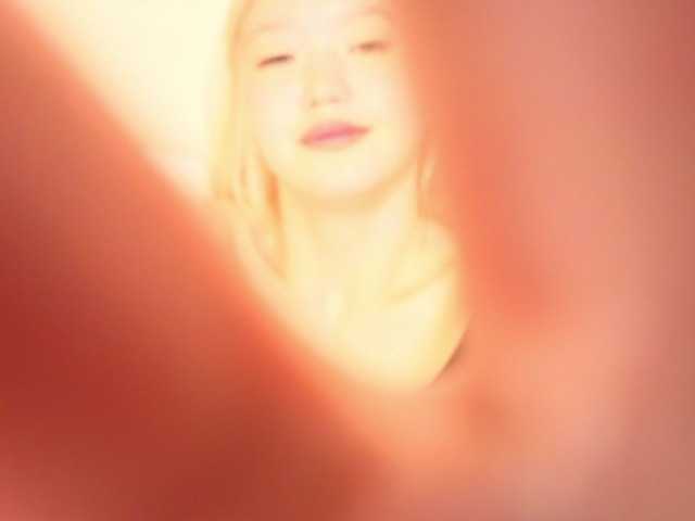 milli-sunrise live cam on BongaCams