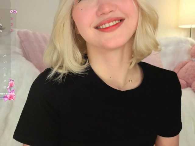 milli-sunrise live cam on BongaCams