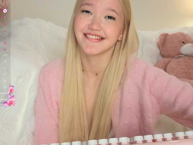 milli-sunrise live cam on BongaCams