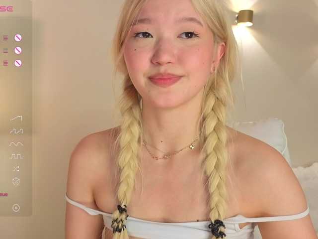 milli-sunrise live cam on BongaCams