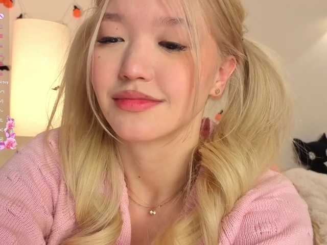 milli-sunrise live cam on BongaCams