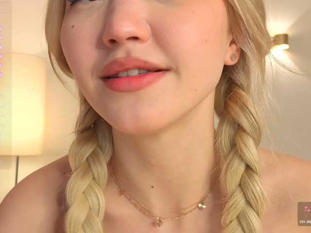 milli-sunrise live cam on BongaCams