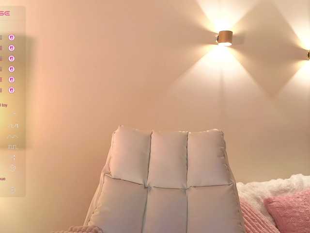 milli-sunrise live cam on BongaCams