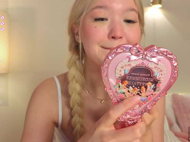 milli-sunrise live cam on BongaCams