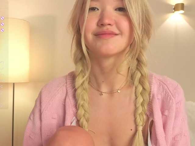 milli-sunrise live cam on BongaCams