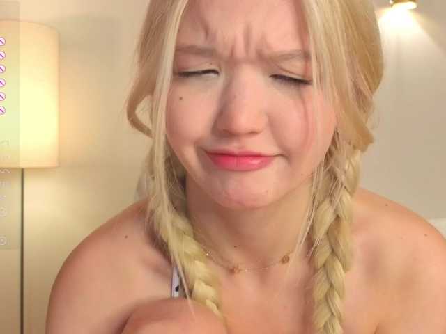 milli-sunrise live cam on BongaCams
