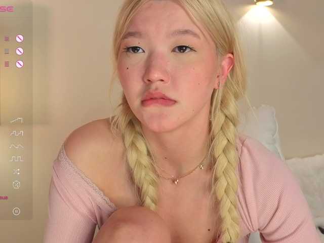 milli-sunrise live cam on BongaCams