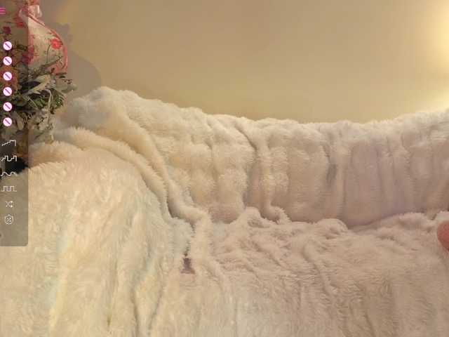 milli-sunrise live cam on BongaCams