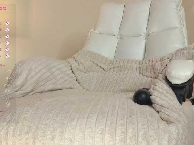 milli-sunrise live cam on BongaCams