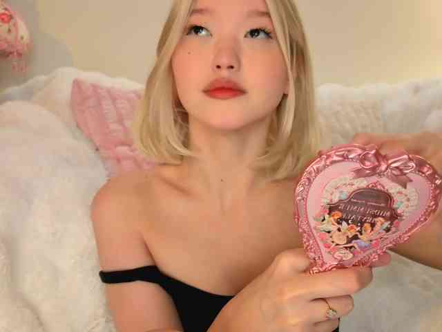 milli-sunrise Sex Cam Show
