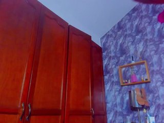 EMMA_PARIS's Live Webcam