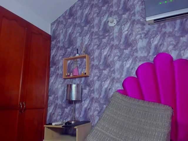 EMMAPARIS live cam on BongaCams