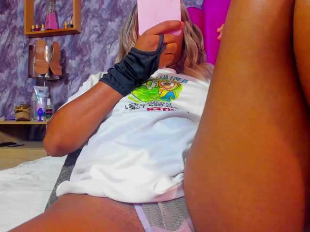 EMMAPARIS live cam on BongaCams