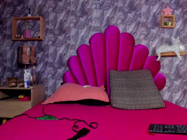 EMMAPARIS live cam on BongaCams