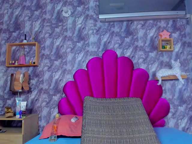 EMMAPARIS live cam on BongaCams