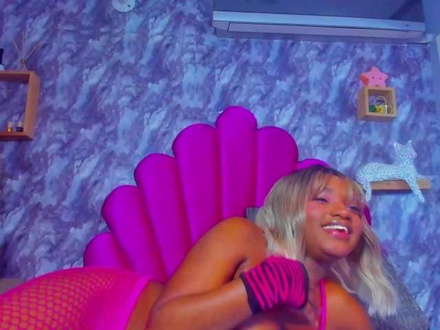 EMMAPARIS live cam on BongaCams
