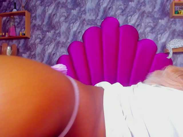 EMMAPARIS live cam on BongaCams