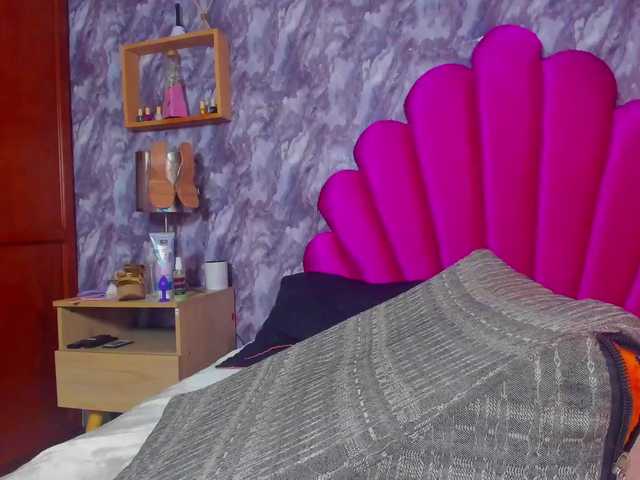 EMMAPARIS live cam on BongaCams