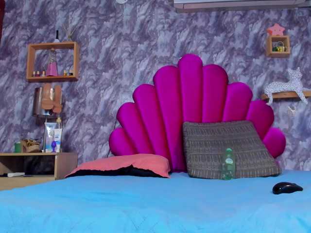 EMMAPARIS live cam on BongaCams