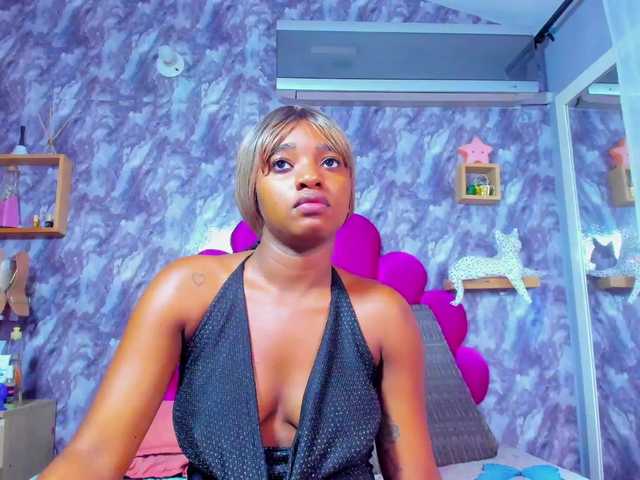 EMMAPARIS live cam on BongaCams