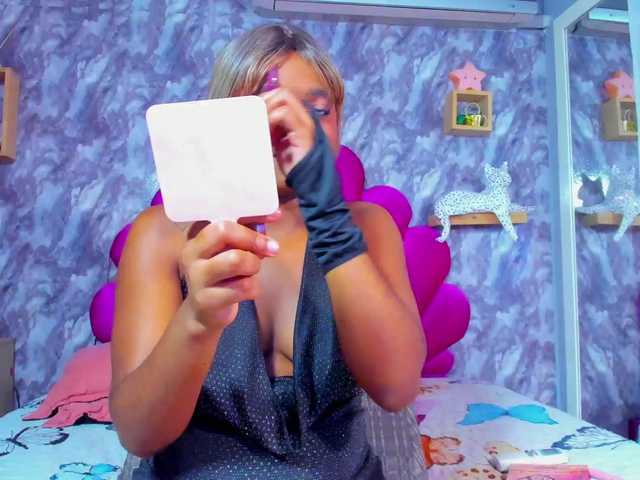 EMMAPARIS live cam on BongaCams