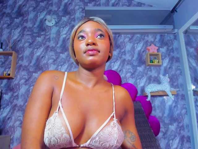 EMMAPARIS live webcam show