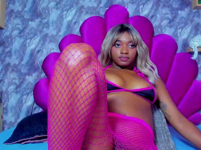 EMMAPARIS live cam on BongaCams