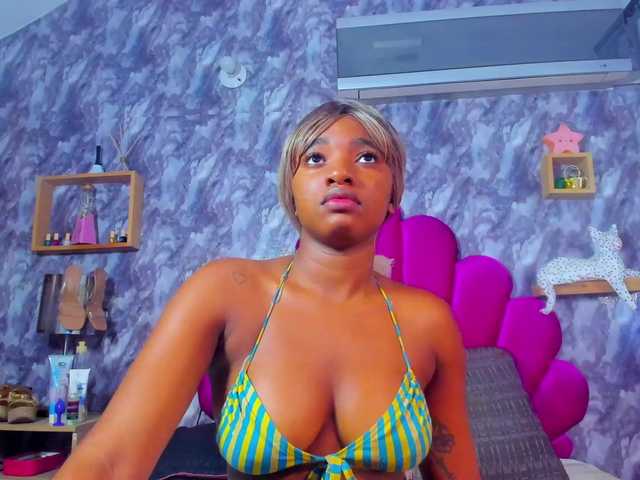 EMMAPARIS live cam on BongaCams