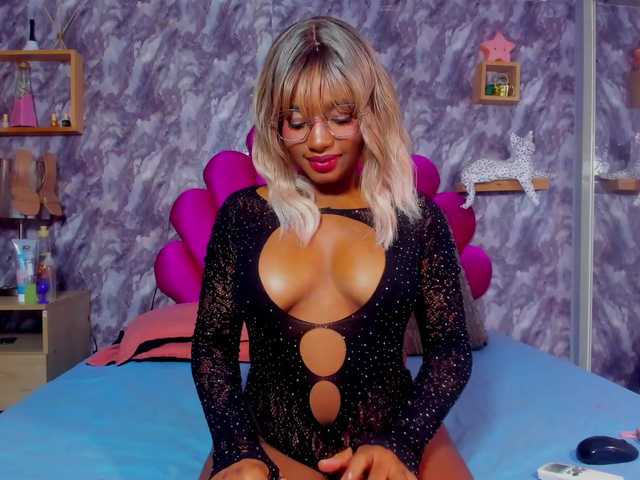 EMMA_PARIS live webcam show