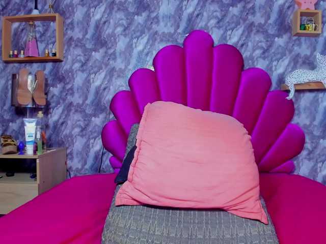 EMMAPARIS live cam on BongaCams
