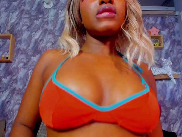 EMMAPARIS live cam on BongaCams