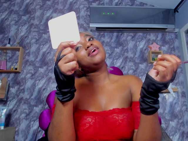EMMAPARIS live cam on BongaCams