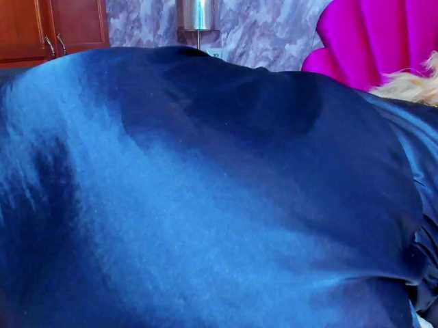 EMMAPARIS live cam on BongaCams